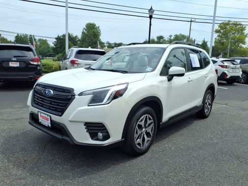 Certified 2023 Subaru Forester Premium AWD/4WD image 5