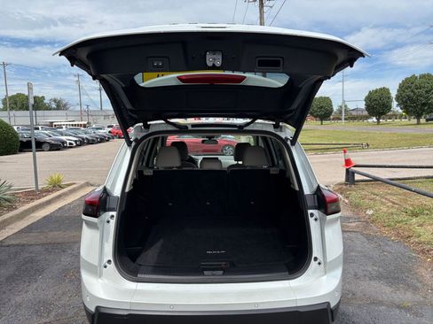 Used 2025 Nissan Rogue SV AWD/4WD image 33