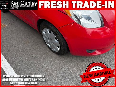 Used 2007 Toyota Yaris 2-Door Hatchback FWD image 11