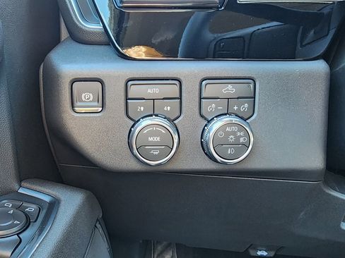 New 2026 GMC Sierra 1500 Elevation image 19