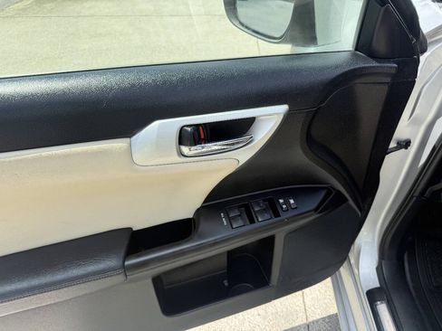 Used 2011 Lexus CT 200h Premium w/ Premium Audio Pkg FWD image 16