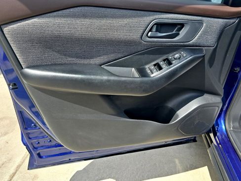 Used 2023 Nissan Rogue S image 17