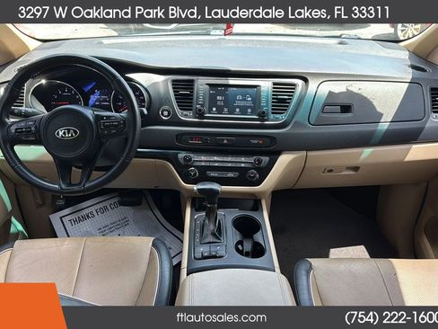 Used 2017 Kia Sedona LX w/ LX Essentials Premium Package FWD image 35