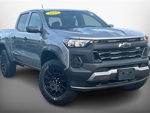 Used 2025 Chevrolet Colorado Trail Boss image 10
