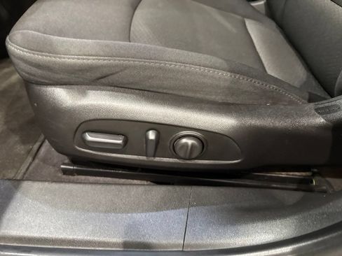 Used 2016 Chevrolet Malibu LT FWD image 22