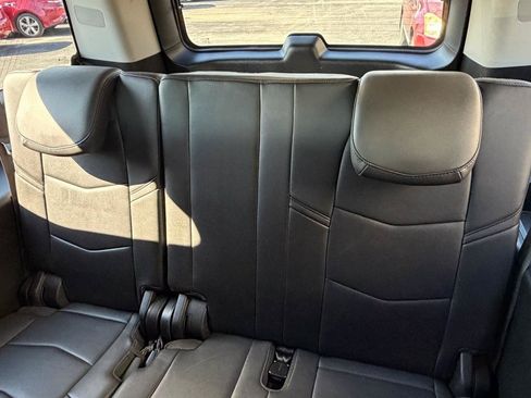 Used 2019 Cadillac Escalade ESV Luxury RWD image 25