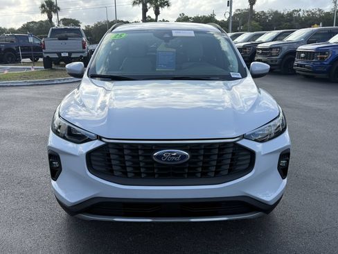 Used 2025 Ford Escape Platinum w/ Class II Trailer Tow Package AWD/4WD image 9