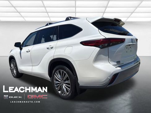 Used 2020 Toyota Highlander Platinum AWD/4WD image 6