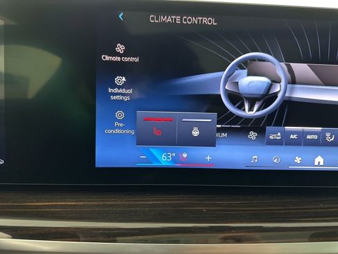 New 2026 BMW X5 xDrive40i w/ M Sport Package AWD/4WD image 9