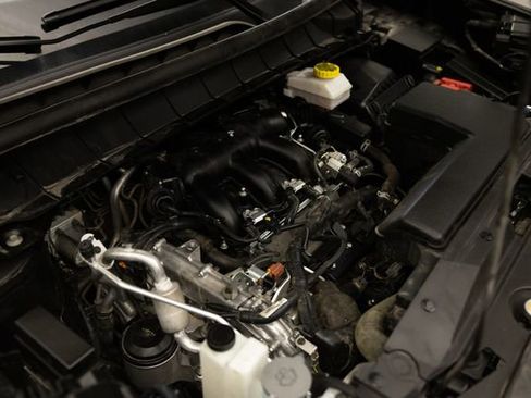 Used 2024 Nissan Pathfinder SV AWD/4WD image 41