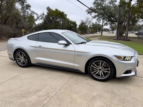 Used 2016 Ford Mustang GT RWD image 16