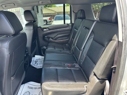 Used 2017 Chevrolet Suburban LT RWD image 21