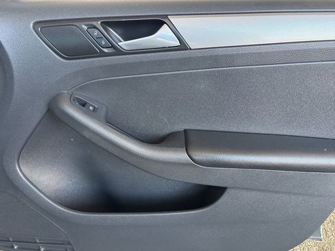 Used 2018 Volkswagen Jetta S FWD image 17