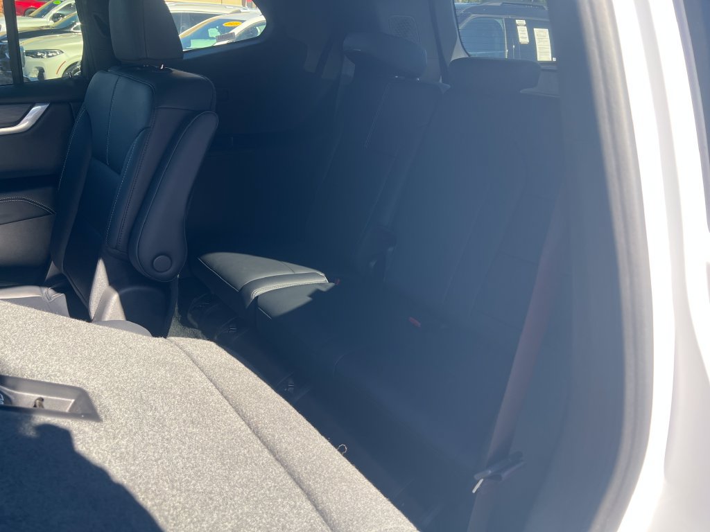 Used 2026 GMC Acadia Elevation w/ Elevation Premium Package FWD image 28