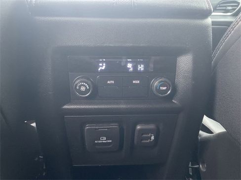 Used 2023 Chevrolet Traverse RS image 21