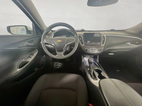 Used 2025 Chevrolet Malibu LT FWD image 20