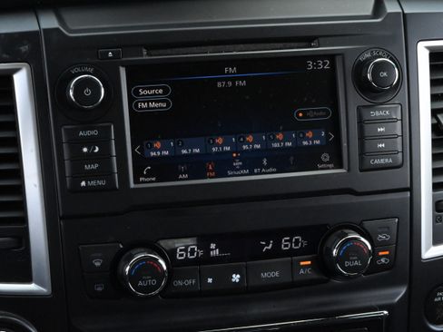 Used 2019 Nissan Titan SV w/ SV Convenience Package RWD image 18