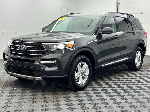 Used 2023 Ford Explorer XLT w/ Equipment Group 202A AWD/4WD image 2