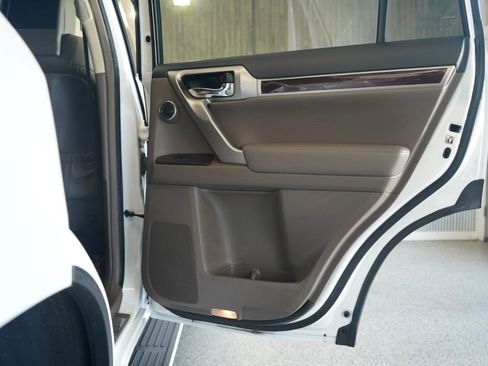 Used 2014 Lexus GX 460 Luxury AWD/4WD image 40