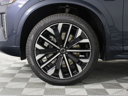 New 2026 Volvo XC90 T8 Plus w/ Protection Package Premier AWD/4WD image 13