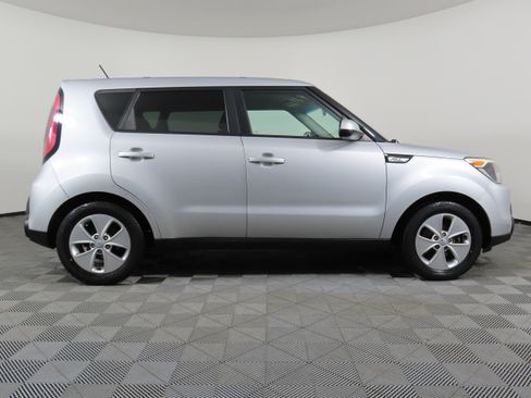 Used 2016 Kia Soul Base image 35