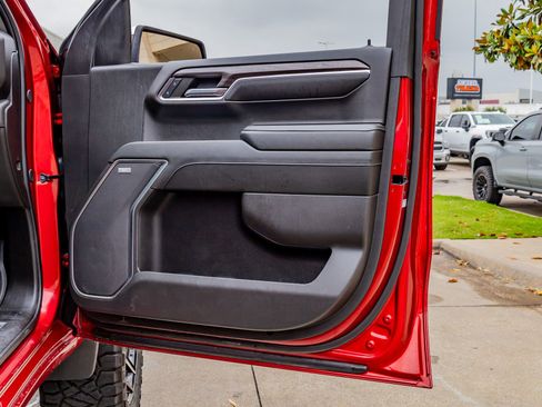 Used 2024 Chevrolet Silverado 1500 LTZ w/ LTZ Convenience Package II AWD/4WD image 35