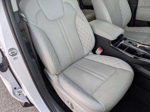 Used 2023 Kia Sorento SX image 10