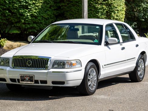 Used 2007 Mercury Grand Marquis GS RWD image 22