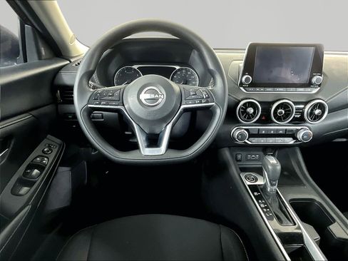 Used 2025 Nissan Sentra SV FWD image 8
