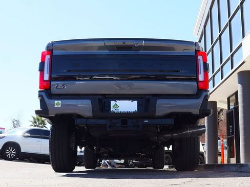 Used 2025 Ford F250 Platinum image 13