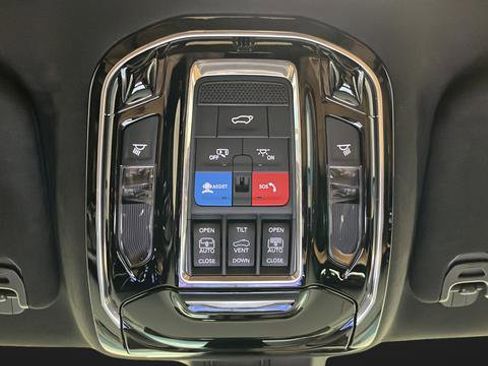 Used 2024 Jeep Grand Wagoneer Series III w/ HD Trailer Tow Package image 45