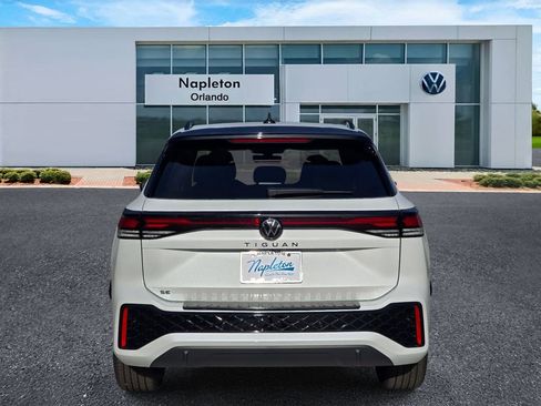 New 2026 Volkswagen Tiguan SE R-Line FWD image 5