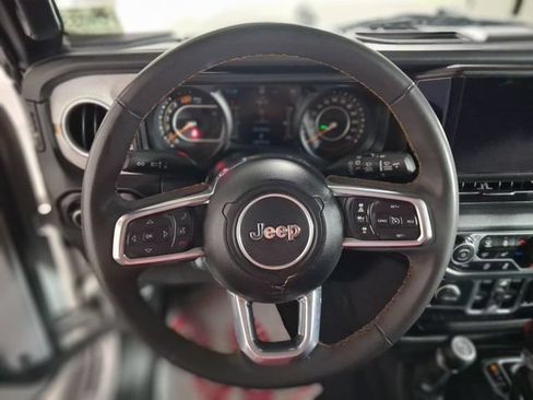 Used 2024 Jeep Wrangler Unlimited Sahara AWD/4WD image 18