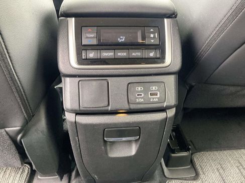 Used 2023 Subaru Ascent Limited AWD/4WD image 19