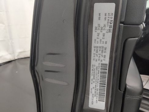 Used 2019 Jeep Grand Cherokee Altitude AWD/4WD image 33
