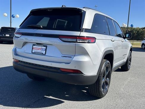 New 2025 Jeep Grand Cherokee Limited image 7