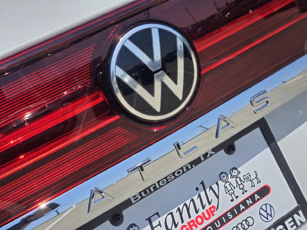New 2026 Volkswagen Atlas SE FWD image 9