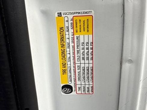 Used 2019 Chevrolet Express 3500 w/ Driver Convenience Package image 34