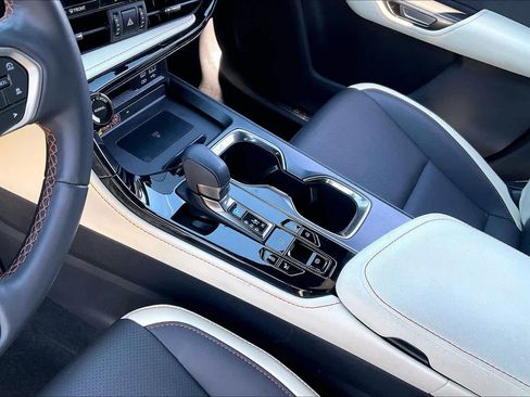 Used 2022 Lexus NX 350 Premium image 14