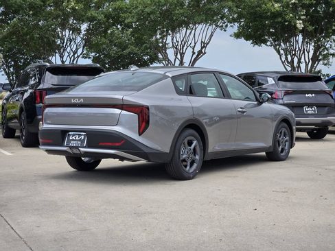 New 2026 Kia K4 FWD image 4