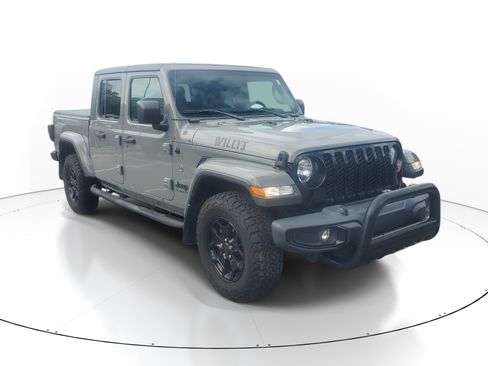Used 2021 Jeep Gladiator Sport AWD/4WD image 2