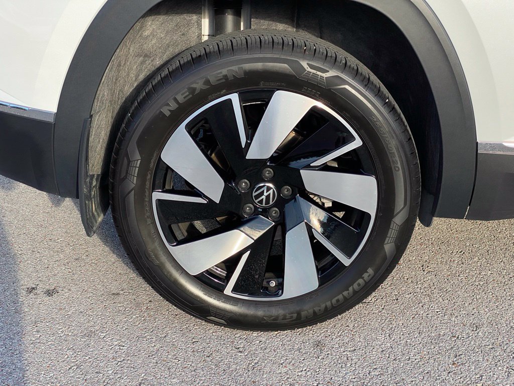 Used 2026 Volkswagen Atlas Cross Sport SEL AWD/4WD image 9