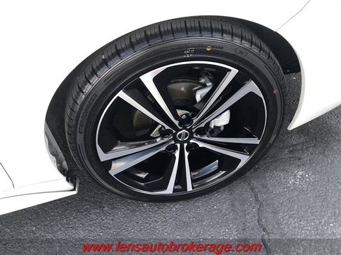 Used 2021 Nissan Sentra SR FWD image 25