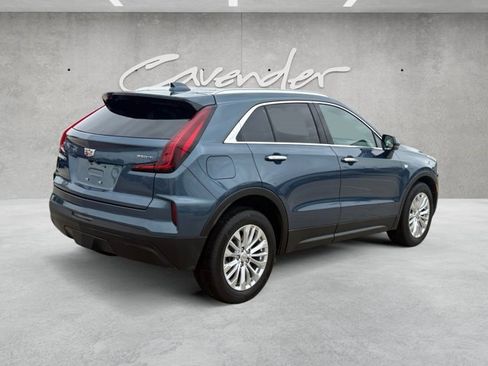 Certified 2024 Cadillac XT4 Luxury w/ Cold Weather Package FWD image 15