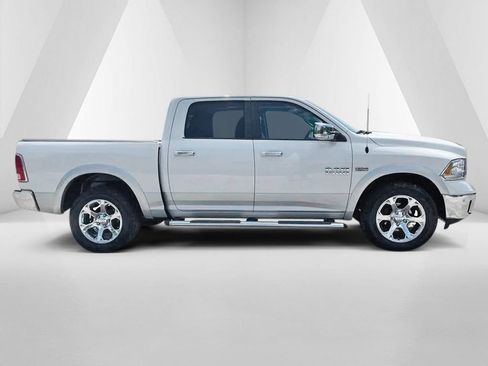 Used 2017 RAM 1500 Laramie w/ Convenience Group AWD/4WD image 9