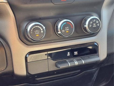 Used 2020 RAM 1500 Big Horn AWD/4WD image 5