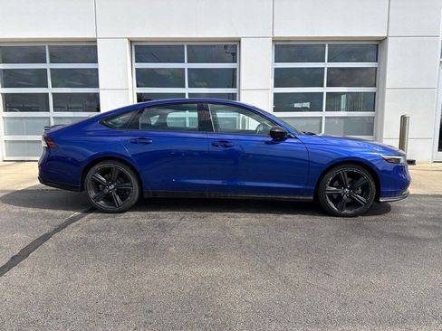 Used 2023 Honda Accord Sport image 3
