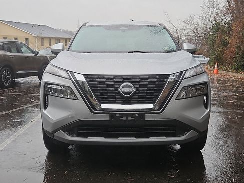 Certified 2023 Nissan Rogue SV image 2