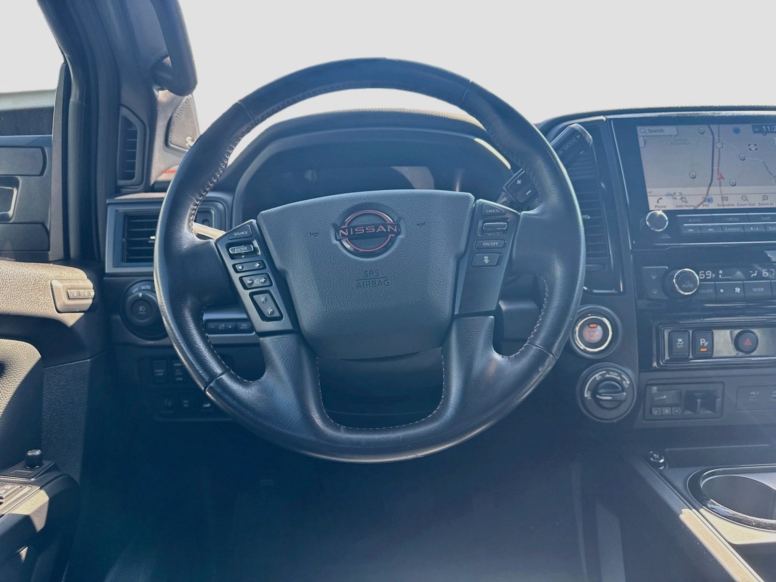 Used 2024 Nissan Titan PRO-4X w/ Pro-4x Convenience Package AWD/4WD image 22