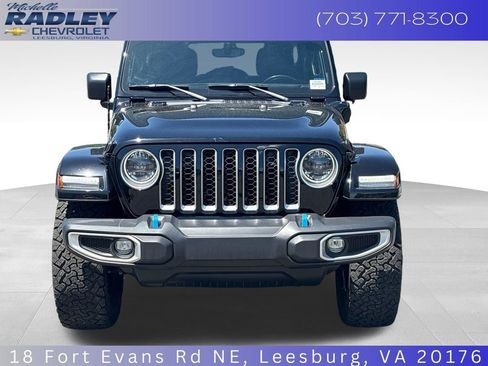 Used 2023 Jeep Wrangler Unlimited Sahara w/ Cold Weather Group AWD/4WD image 9